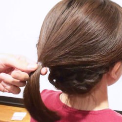 編みこみで作るアップヘアアレンジ8