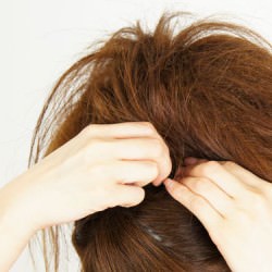 編みこみラインを入れたお団子ヘアースタイル6