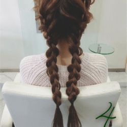 編み込みにスカーフ！格上げ大人ヘアアレンジ4