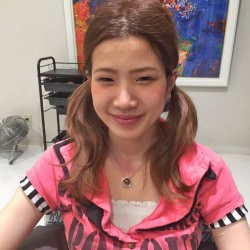 崩してかわいいボヘミアンヘアに♪ツインテールのヘアアレンジ1