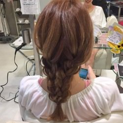 秋にぴったり♪三つ編みの応用アレンジヘア5