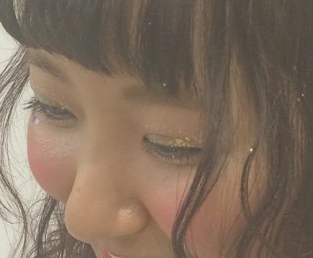 グリッターメイクに合うヘアスタイル2-1