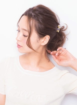 下でむすんでも重くならない おくれ毛 無造作感の こなれ 1つ結び ヘアレシピ 頭美人 下でむすんでも重くならない おくれ毛 無造作感の こなれ 1つ結び ヘアレシピ 頭美人