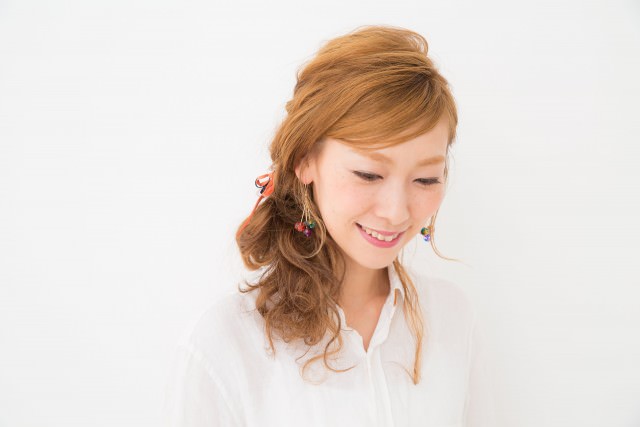 キャップをかぶれば 青空エール のつばさ風にも かわいい横結びアレンジ ヘアレシピ 頭美人