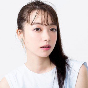 寒色系メイクに似合うヘアスタイル5