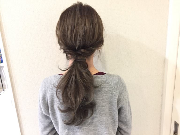 リゾートワンピースにおすすめなヘアスタイル ヘアスタイル 頭美人