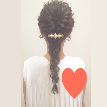 リゾートワンピースにおすすめなヘアスタイル ヘアスタイル 頭美人