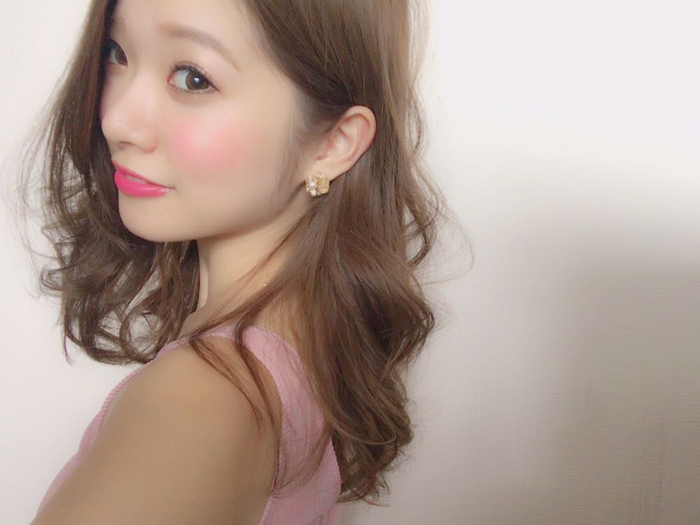 ツヤ肌ナチュラルメイクに合うヘアスタイル ヘアスタイル 頭美人