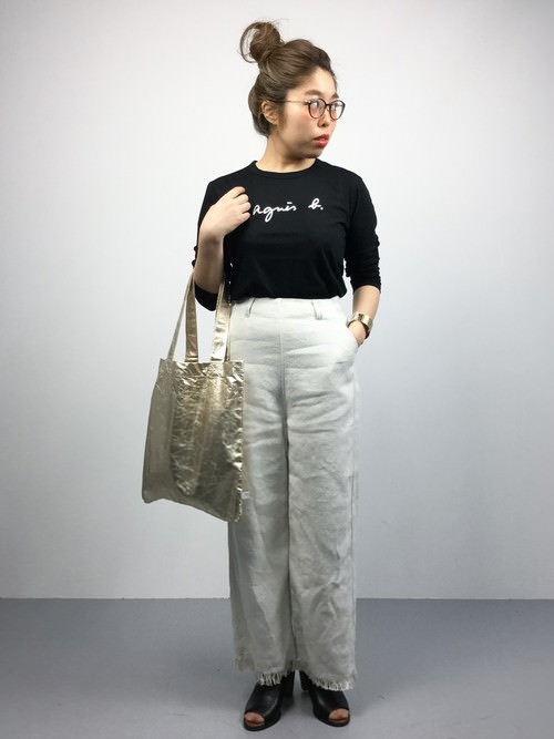 ブランドロゴTシャツに合うヘアスタイルや髪型２