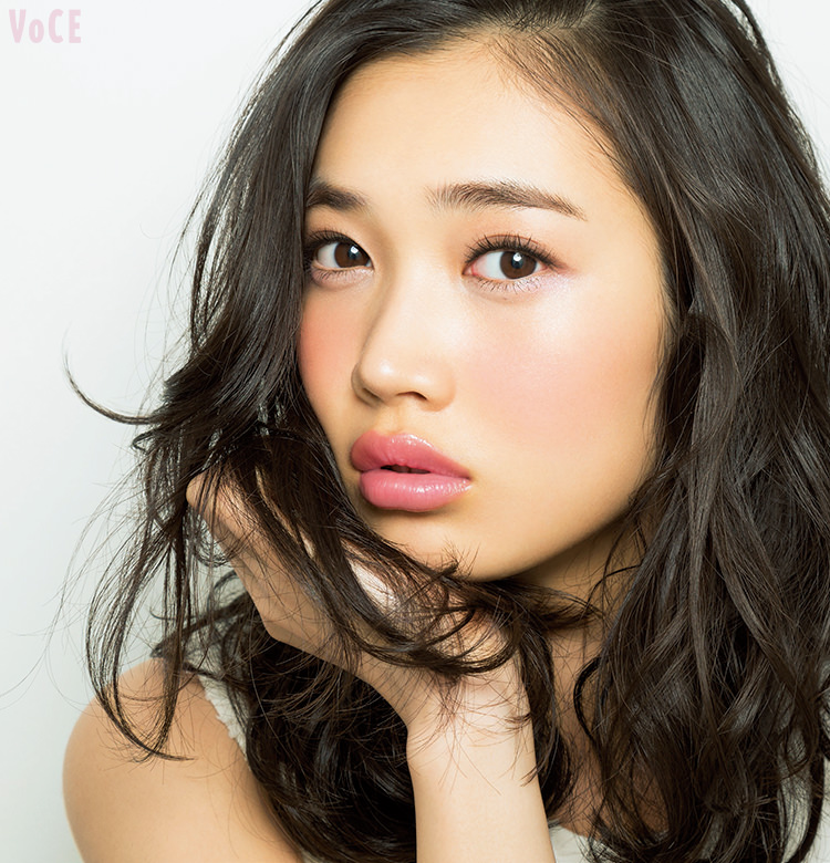 ぽってりオイルリップに合うヘアスタイル4