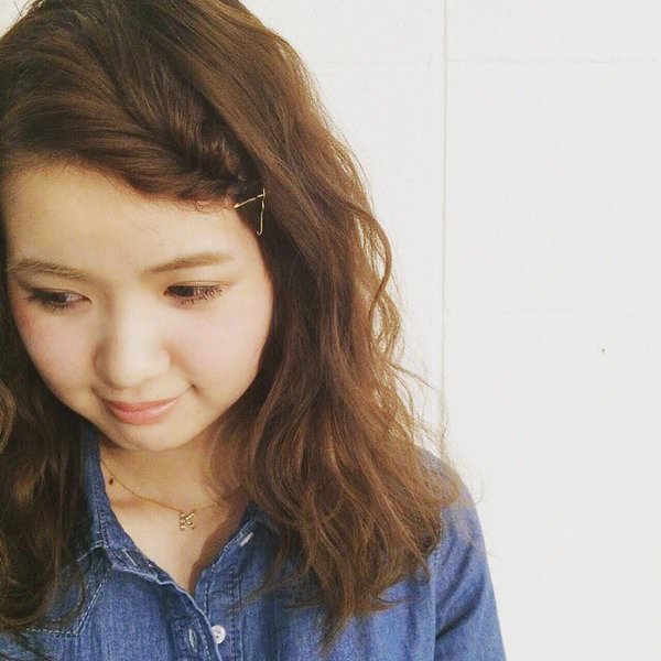 前から見て可愛いヘアスタイル×前髪くるりんぱ