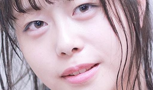 ベージュリップ×高めお団子めいく