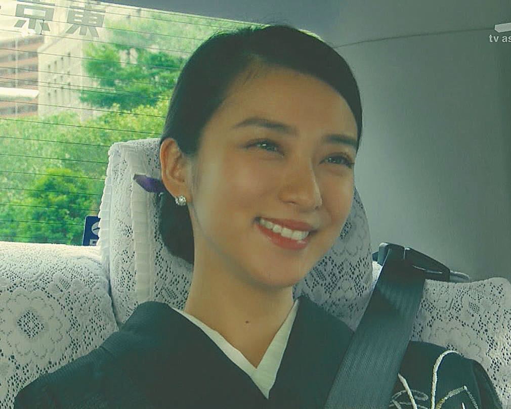 和風美人な武井咲さんの可愛いヘアスタイル ヘアスタイル 頭美人