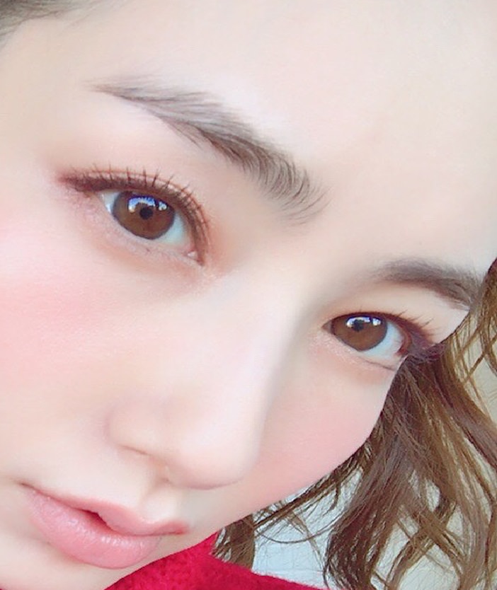 黒アイライン×ポニーテール アップ