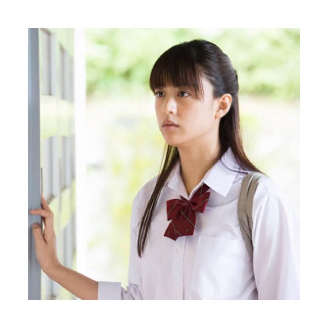 山本美月×ハーフアップ