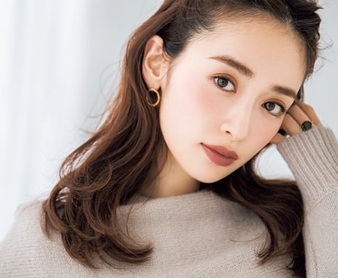 大人っぽい！ブラウンリップに似合うヘアスタイルTOP