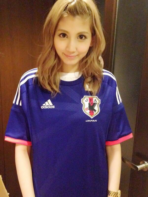 サッカー観戦にピッタリのヘアスタイル ヘアスタイル 頭美人