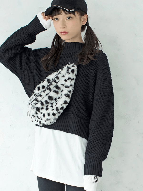 女性らしさアップのハイネックニットに合うヘアスタイル ヘア