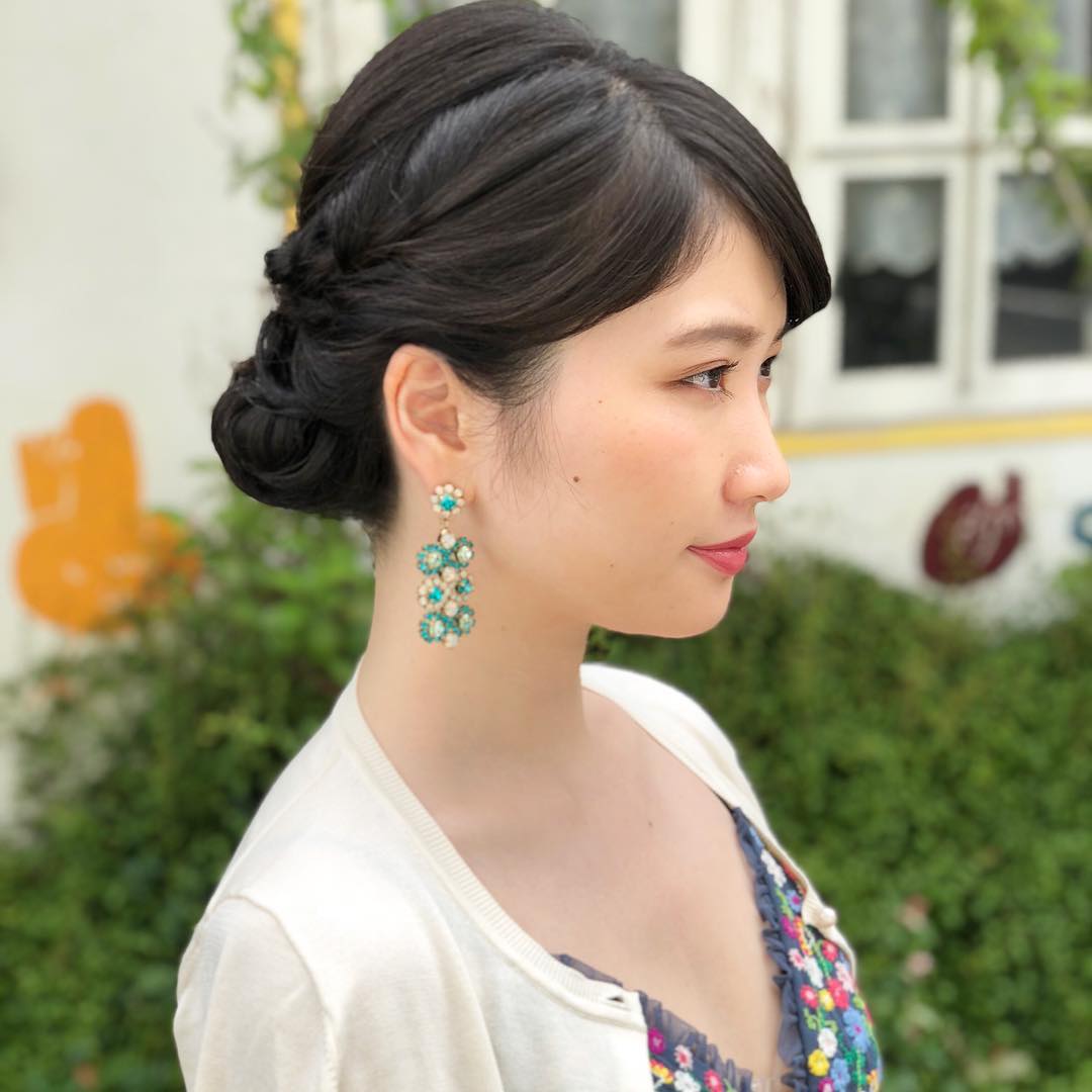 パーソナルカラーがスプリングの人にオススメのメイクとヘアアレンジ　７