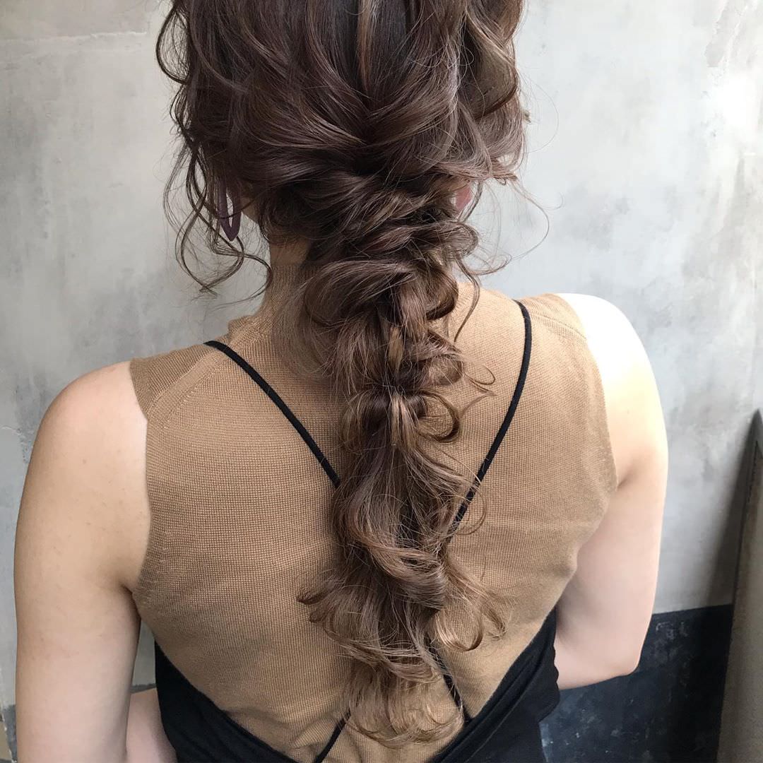 2019年夏のトレンド！サンドカラーのアイテムに合うヘアアレンジ8