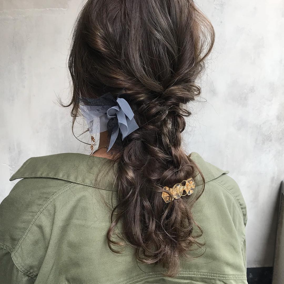 秋コーデにぴったり シャツジャケットに合うヘアアレンジ ヘアスタイル 頭美人