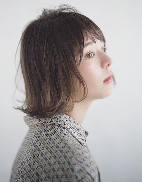 ファッションとヘアの相性は？トレンドのレトロ柄に合うヘアアレンジ