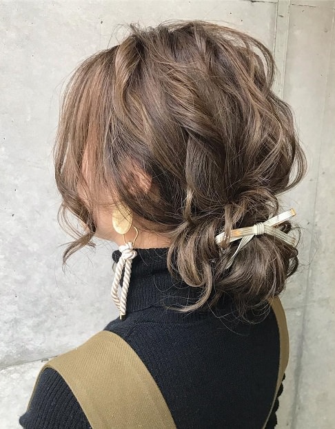 秋冬も大活躍♪サロペットに合うヘアスタイル