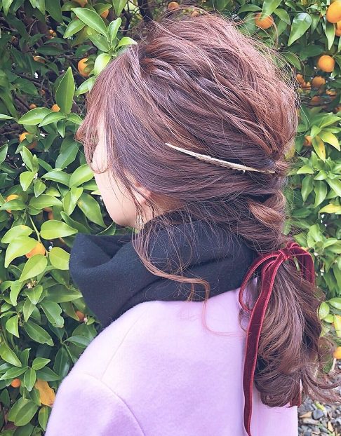 寒い日には欠かせない！マフラーをしても邪魔にならないヘアアレンジ