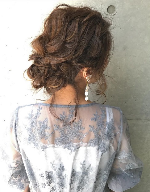 ヘアアクセサリーがなくても安心◎ヘアアクセいらずの華やかアレンジ