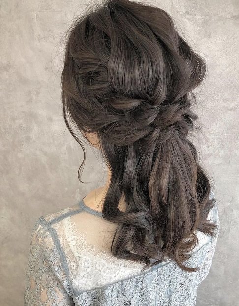 春のトレンド！レースファッションに合うヘアスタイル