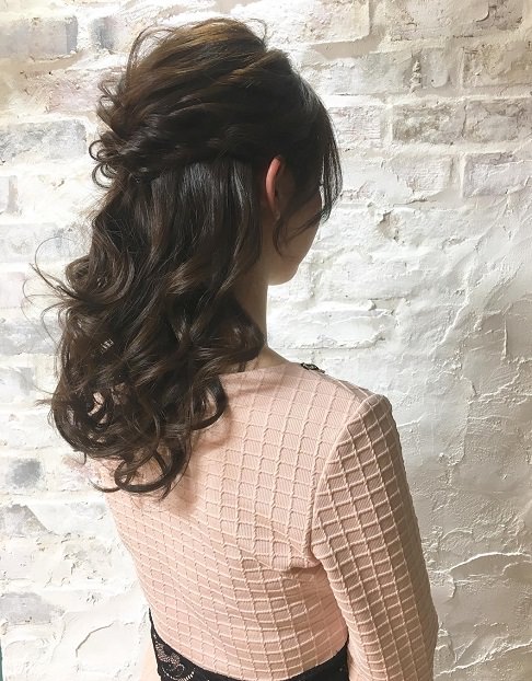 巻き髪したのにとれた！ヘアゴムだけでできる仕事後のデートヘア♪