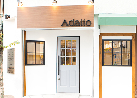 Adatto（アダット）