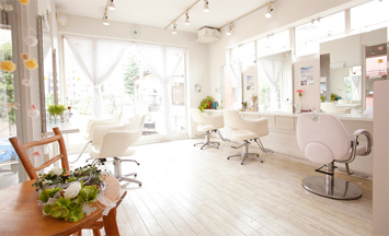 Cuna＊ hair+gallery（クーナ）の店舗画像