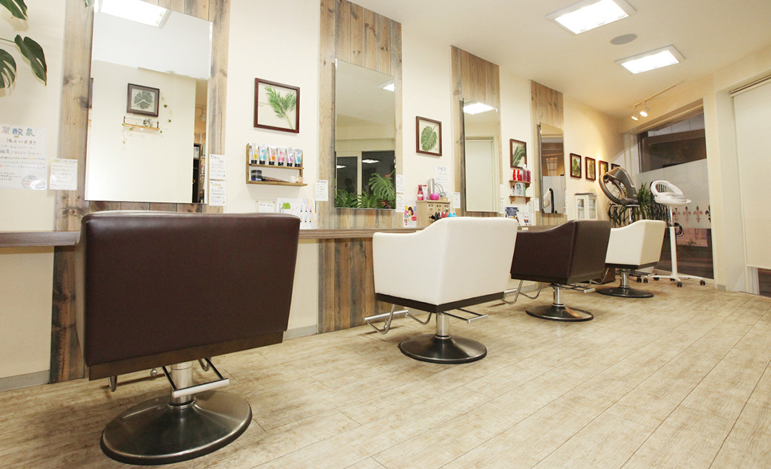 hair and heal LILY(ヘアアンドヒールリリイ)の店舗画像